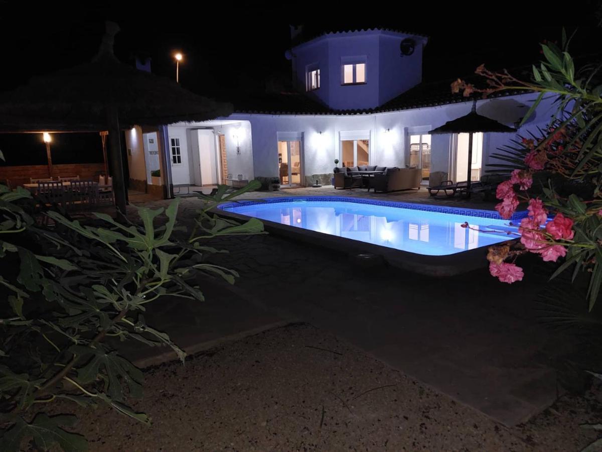 Villa Voor 8 Personen Met Zwembad Calafat Esterno foto