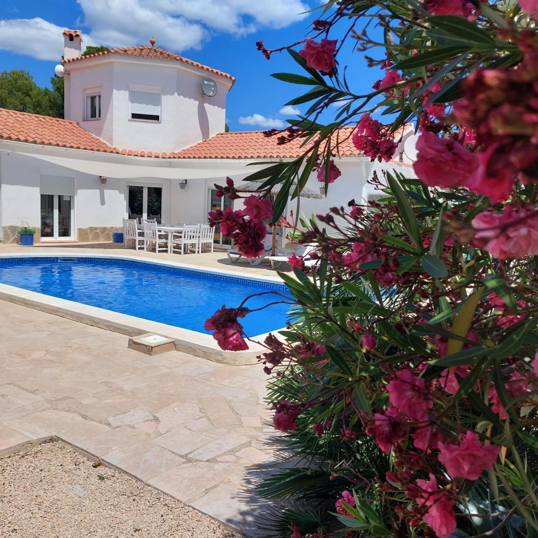 Villa Voor 8 Personen Met Zwembad Calafat Esterno foto
