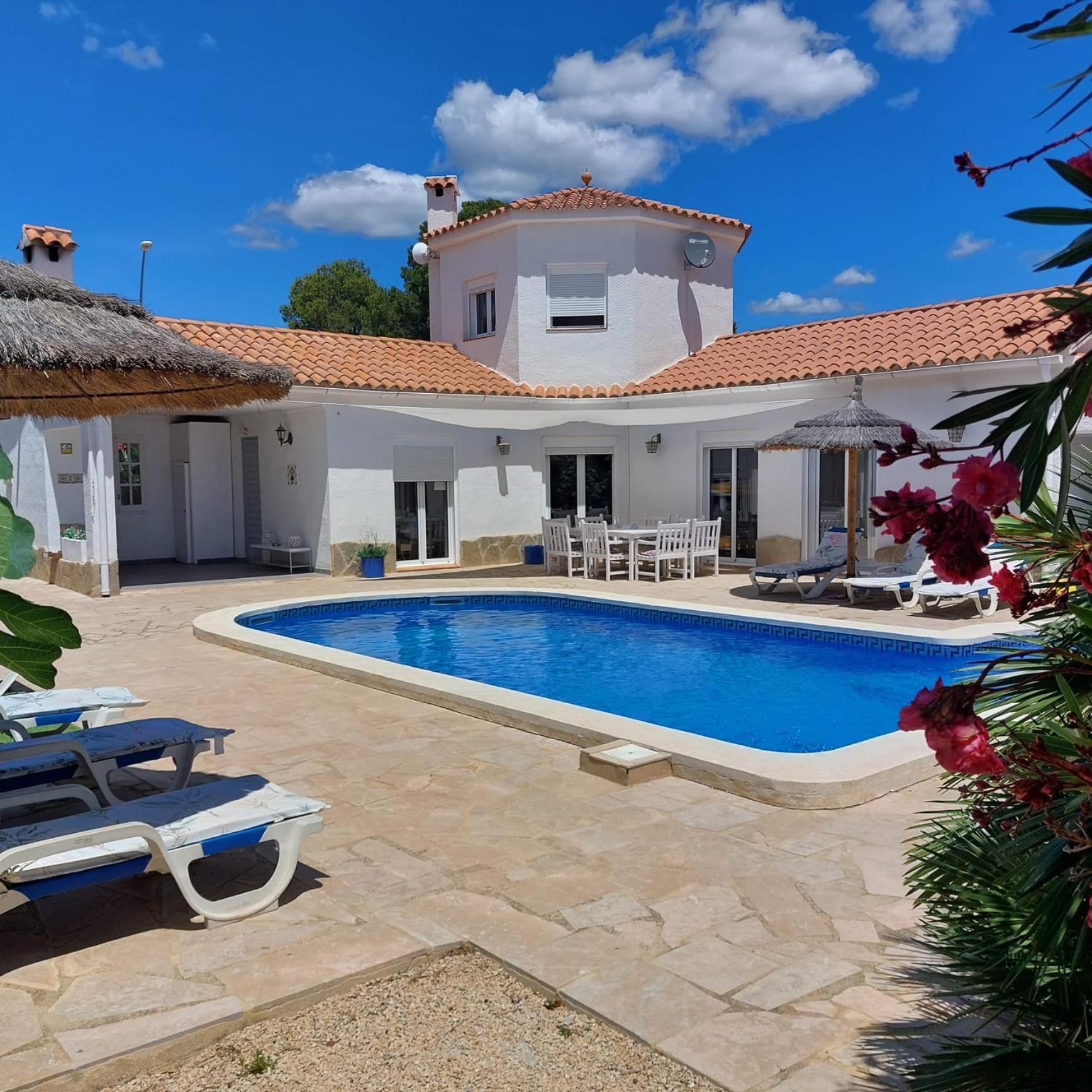Villa Voor 8 Personen Met Zwembad Calafat Esterno foto